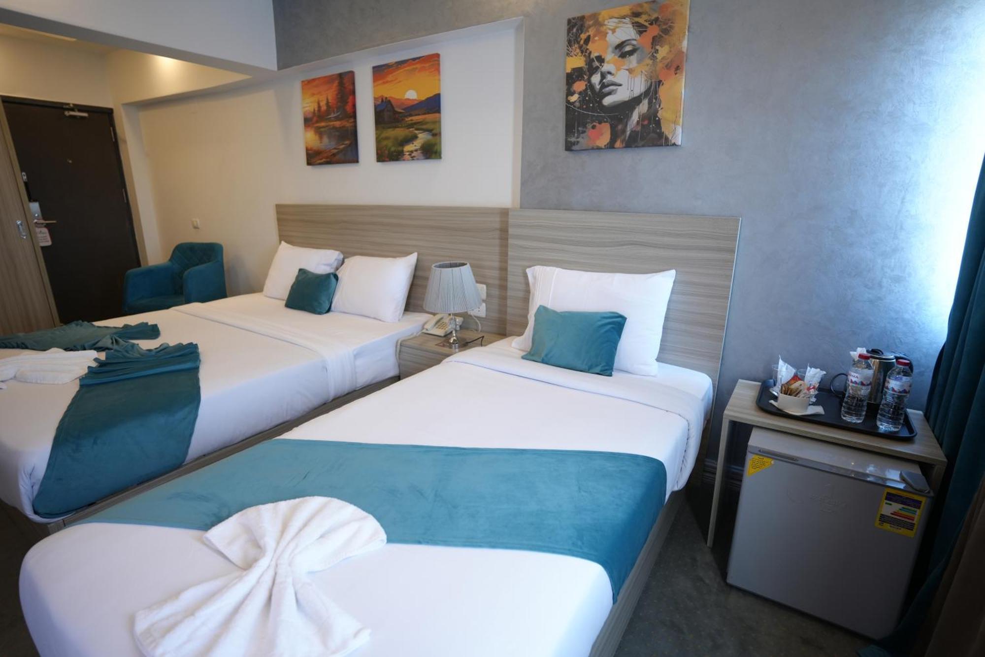 Mar Charbel Hotel カイロ エクステリア 写真